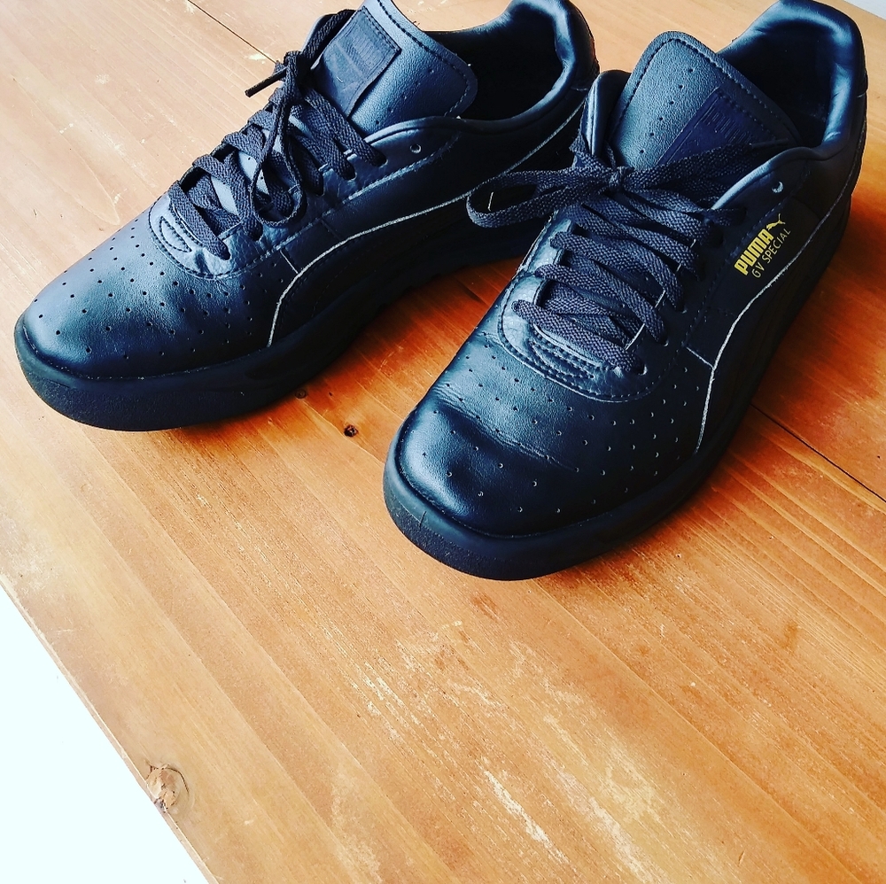 Puma sneaks
